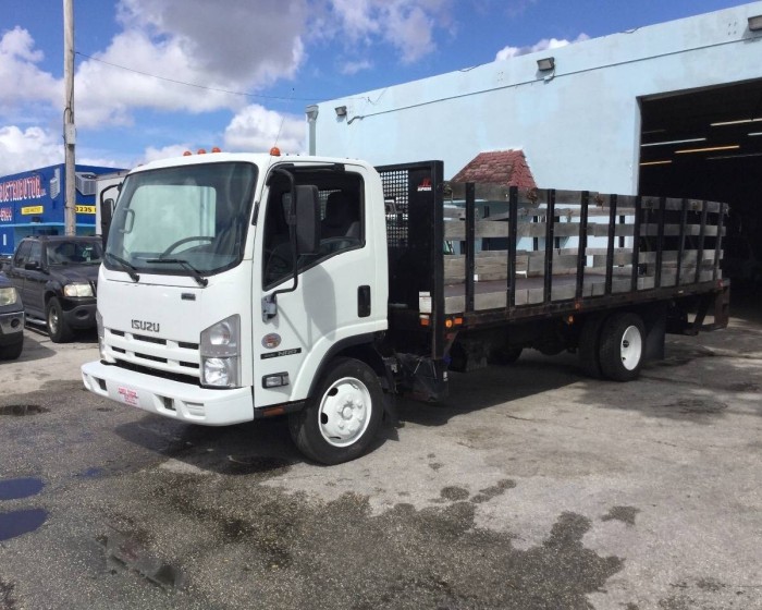 2013 ISUZU NRR FLATBED TRUCK 