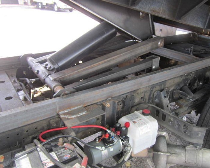 2008 ISUZU NRR LANDSCAPE DUMP TRUCK