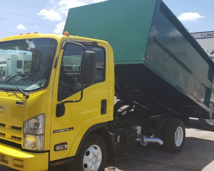 2009 ISUZU NPR-HD LANDSCAPE DUMP TRUCK