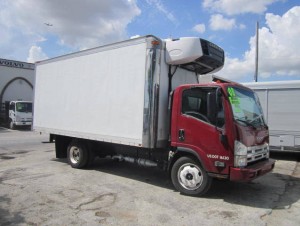 2008 ISUZU NQR REEFER BOX TRUCK
