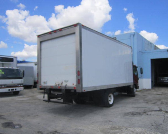 2008 ISUZU NQR REEFER BOX TRUCK