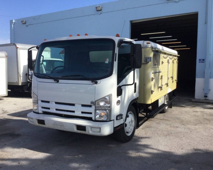 2010 ISUZU NRR REEFER BOX TRUCK 
