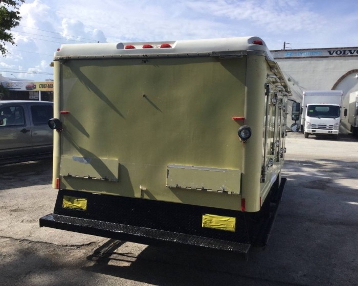 2010 ISUZU NRR REEFER BOX TRUCK 