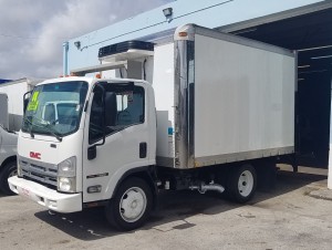 2008 ISUZU NPR (W5500)  REEFER BOX TRUCK