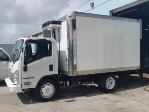 2008 ISUZU NPR (W5500)  REEFER BOX TRUCK