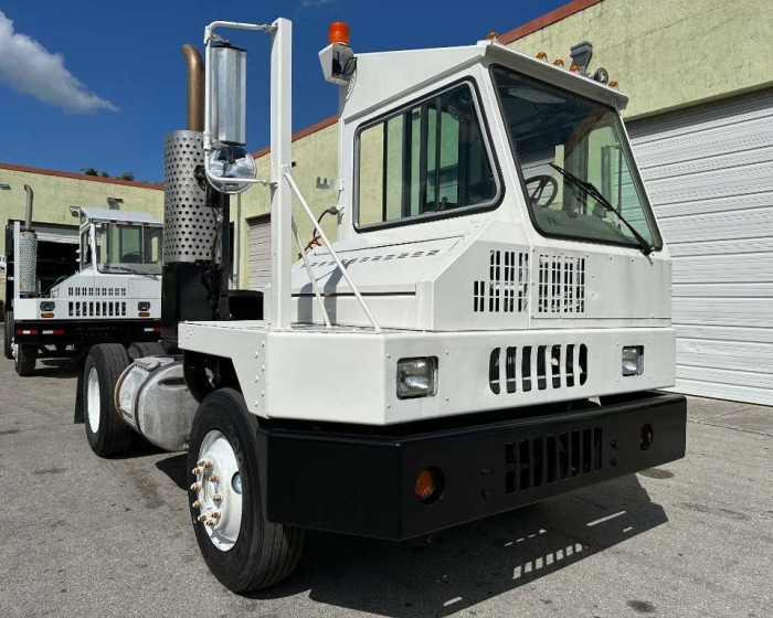 2007 OTTAWA YARD SPOTTER TRUCK, KALMAR