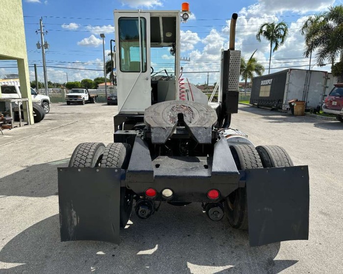 2007 OTTAWA YARD SPOTTER TRUCK, KALMAR