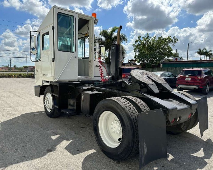 2007 OTTAWA YARD SPOTTER TRUCK, KALMAR