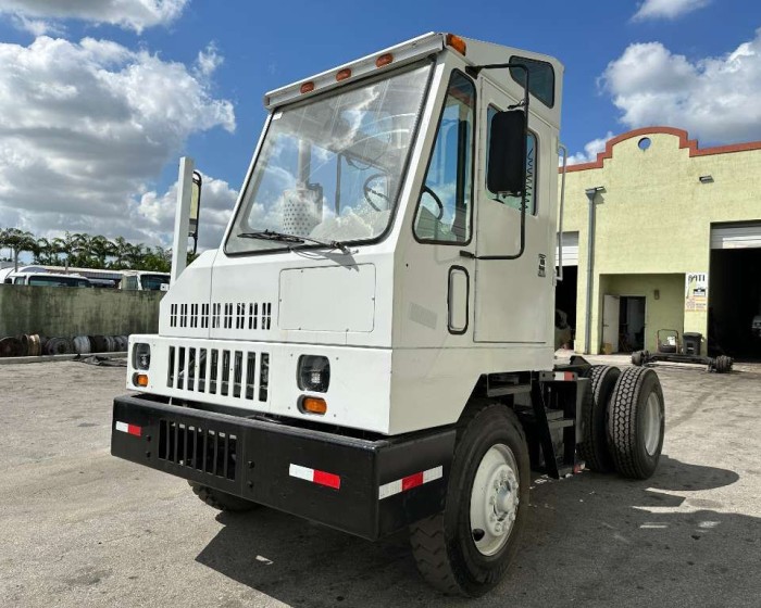 1996 OTTAWA YARD SPOTTER TRUCK, KALMAR