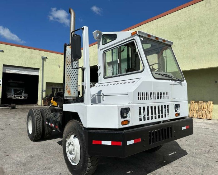 1996 OTTAWA YARD SPOTTER TRUCK, KALMAR