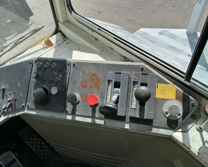 1996 OTTAWA YARD SPOTTER TRUCK, KALMAR