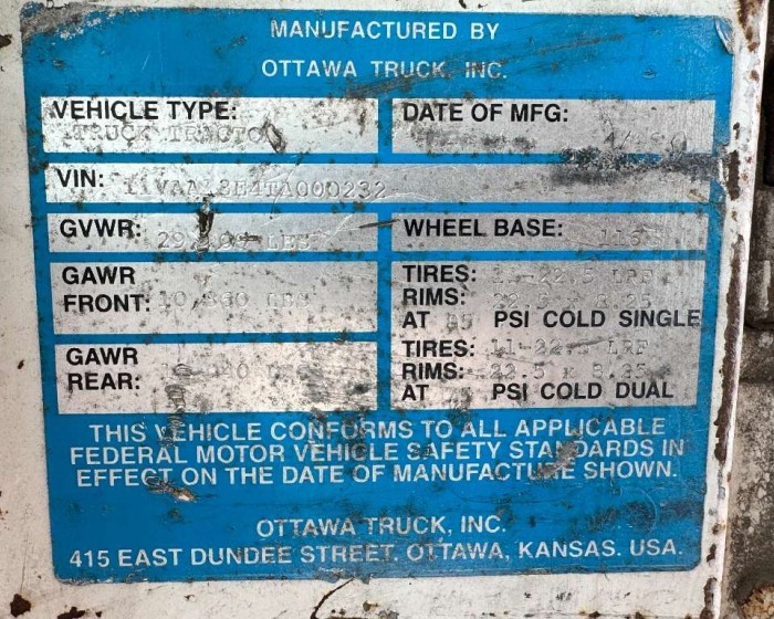 1996 OTTAWA YARD SPOTTER TRUCK, KALMAR