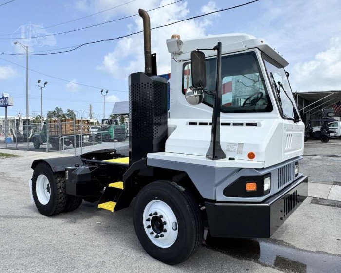 2018 KALMAR OTTAWA T2 YARD SPOTTER TRUCK