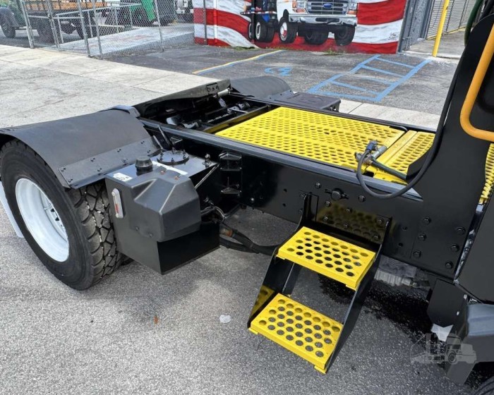 2018 KALMAR OTTAWA T2 YARD SPOTTER TRUCK