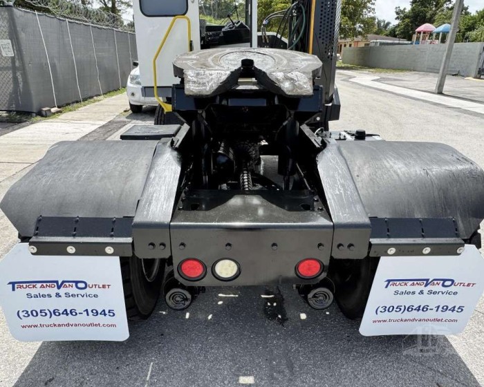 2018 KALMAR OTTAWA T2 YARD SPOTTER TRUCK
