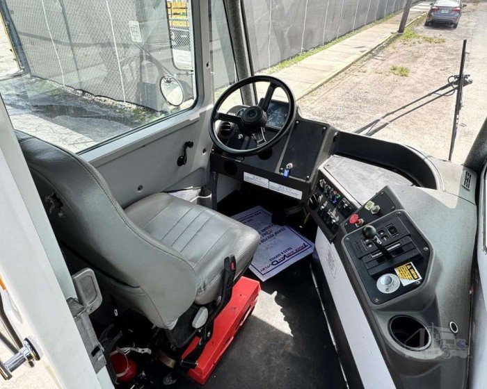 2018 KALMAR OTTAWA T2 YARD SPOTTER TRUCK